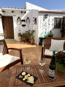 Rural accommodation with a private pool - Image 2