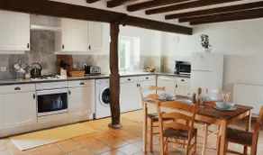 La Grande Porcherie, Villas of Leypinas - Image 5