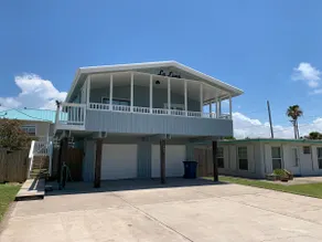 ”LA LUNA” - CUTE & CLASSIC 70's Beach House! - Image 3