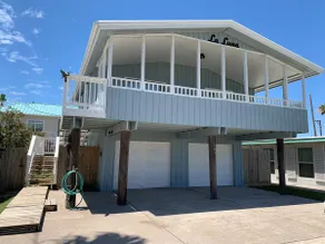 ”LA LUNA” - CUTE & CLASSIC 70's Beach House! - Image 2