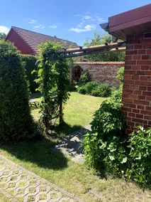 Apartment with small garden - Image 5