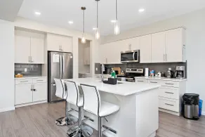 SPACIEUSE NOUVELLE MAISON DE LUXE EXÉCUTIVE DANS LES VERGERS - Image 4