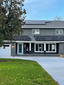 Spacious House on the shores of Lake Ontario - Image 2