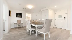 Luxurious 5-Star Location with Scenic Ocean View - Image 3