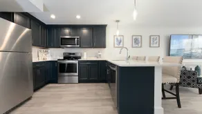 Luxurious 5-Star Location with Scenic Ocean View - Image 2