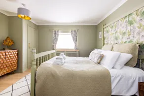 Chic Family Barn, edge of Frome + country views - Image 4