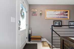 2BR Steps To King St & Metro | 99 score - Image 3