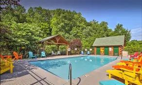 Cozy Cabin: Fireplace, Arcade & Private Hot Tub - Image 5