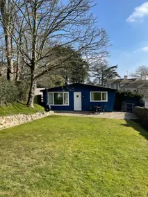 Secluded wooden bungalow on the SW coast path. - Image 3