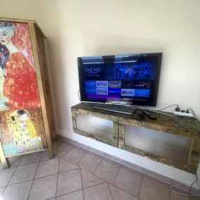 Artist's Studio - Image 2