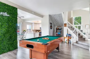Hot Tub |Backyard|Arcades|Pool Table|BBQ|Ping Pong - Image 3
