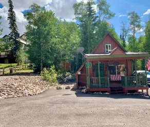 Cozy Lazy Bear Cottage - Image 4