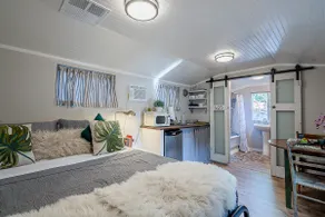 Hawthorne Grove: Private Midtown Tiny Retreat - Image 2