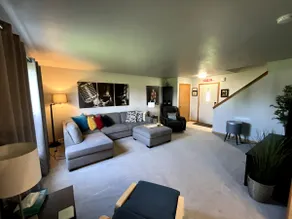 Easy check in. Very clean. Music themed. Comfy. - Image 2