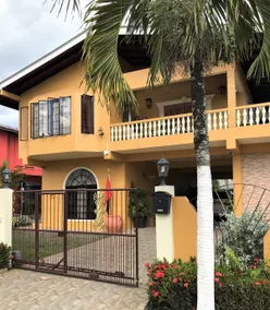 Cozy 2 Bedroom Apt near Airport, Malls, Golfing, Mountains - Image 2