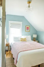Beautifully renovated home 2 blocks from downtown - Image 3