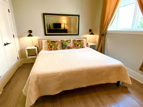 Elegant King Bed Apartment In Quiet Neighborhood - Image 5