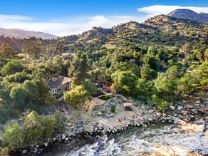 Luxury Riverfront Home w/amazing amenities! - Image 5