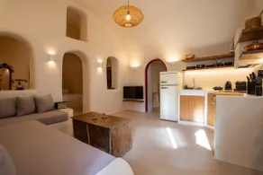 Approxi Cave: 2-Bedroom Retreat - Image 3