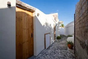 Approxi Cave: 2-Bedroom Retreat - Image 5