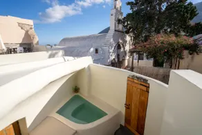 Approxi Cave: 2-Bedroom Retreat - Image 4