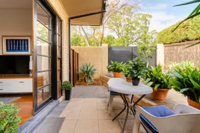 Attractive Modern Retreat close to the City - Image 5