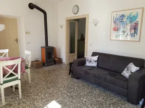 Camellia House - Image 5