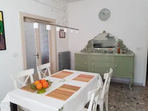 Camellia House - Image 3