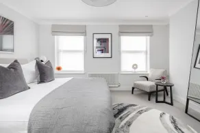 Luxury Townhouse by Hyde Park & Oxford Street - Image 3