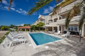 Deluxe Two bedroom Apartment with Pool next to the Sea - Image 2
