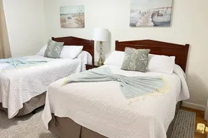 Spacious 6BR Family Home Near Newport Beaches - Image 5
