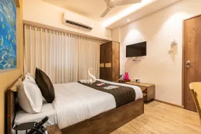 Moderene Studio with Kitchen with amenities. - Image 4