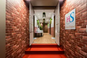 Moderene Studio with Kitchen with amenities. - Image 5