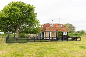 Former farmworker's house on the water - Image 2