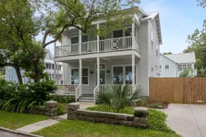 Southern Charmer w/ Pool and Stellar Location-Walk to Everything Downtown!  - Image 3