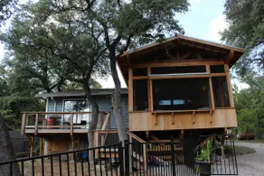 Lake Travis Lakefront Cabin with cowboy pool - Image 3