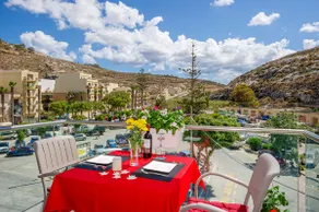 40sec walk to Xlendi Beach - Fully Air Con & Heated Brand New Central Apartment - Image 4