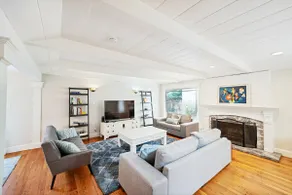 Modern 4bd Getaway In Downtown MV With Pool! - Image 5