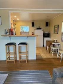 Sunset Beach Cottage - 2 bedrooms , sleeps 6 ppl - Image 5