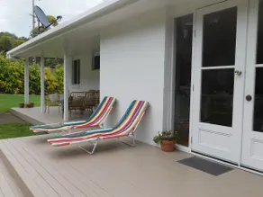 The Good Life: Hot Springs and beach walks nearby - Image 4