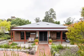 Micham Cottage - Private Apartment - Birdwood - Image 3