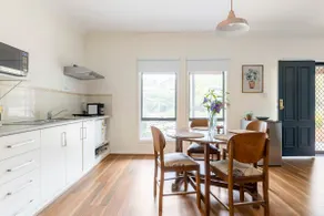 Micham Cottage - Private Apartment - Birdwood - Image 5