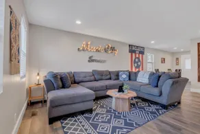 Music Row Townhouse - Group Friendly Retreat! - Image 4