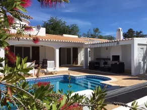 Wunderschöne Villa mit 3 Schlafzimmern in einer ruhigen Gegend mit privatem Pool und weitem Meerblick. - Image 5