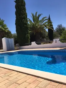 Wunderschöne Villa mit 3 Schlafzimmern in einer ruhigen Gegend mit privatem Pool und weitem Meerblick. - Image 3