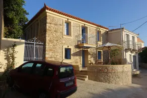 Loft in an old stone town house 500 m to the beach - Image 2