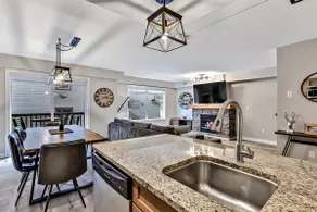 High Peak Hideaway 2 BR/2Bath Luxury Retreat - Image 2