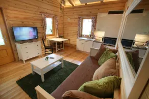 Chalet with heated hot tub + infrared sauna - Image 4