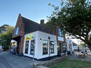 Swan View, Oulton Broad - Image 4