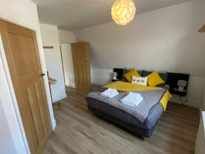 Swan View, Oulton Broad - Image 3